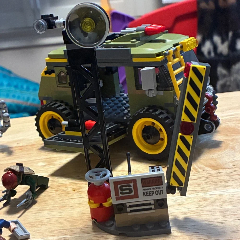 LEGO TMNT 79115 Turtle Van Takedown Raphael Vern Van 99% Complete READ